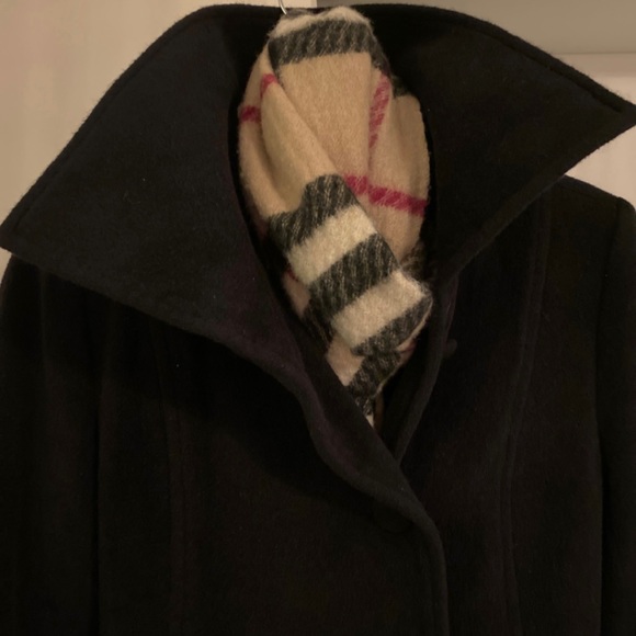 Handmade All-black Wool Coat - Picture 2 of 5